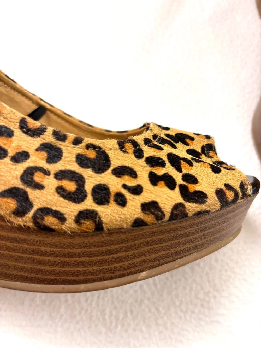 Express Leopard Animal “70’s” Print Hair Calf Peep Toe Wedge Heels (10)